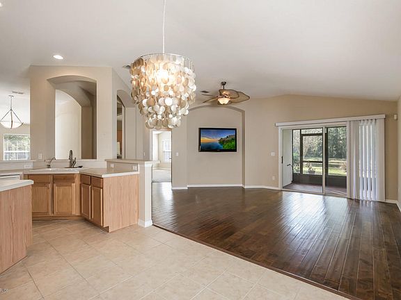 3rd image of 2419 Winchester Ln