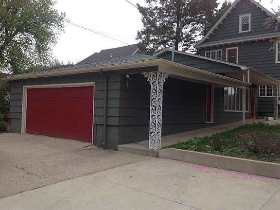 2nd image of 415 Lakeview Blvd