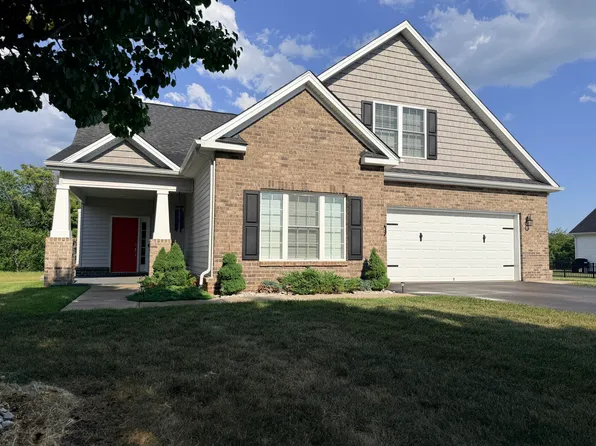 635 Spring Grove Dr, Vinton, VA 24179