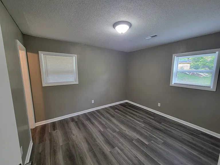 126 Hillside Dr — Photo 6