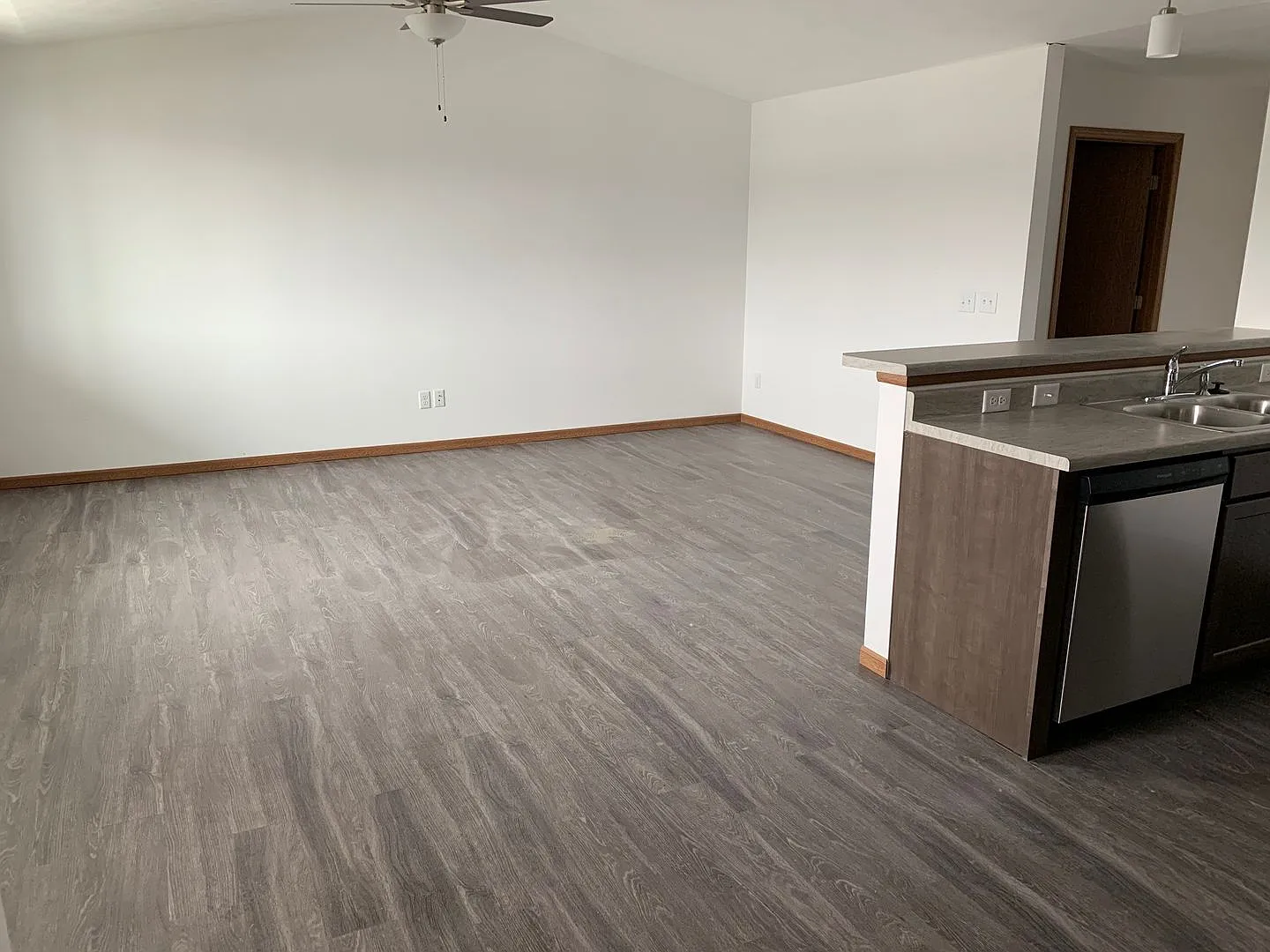 Lipton Apartments — Photo 3