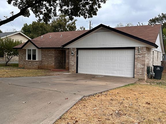 4th image of 214 Rockmoor Dr