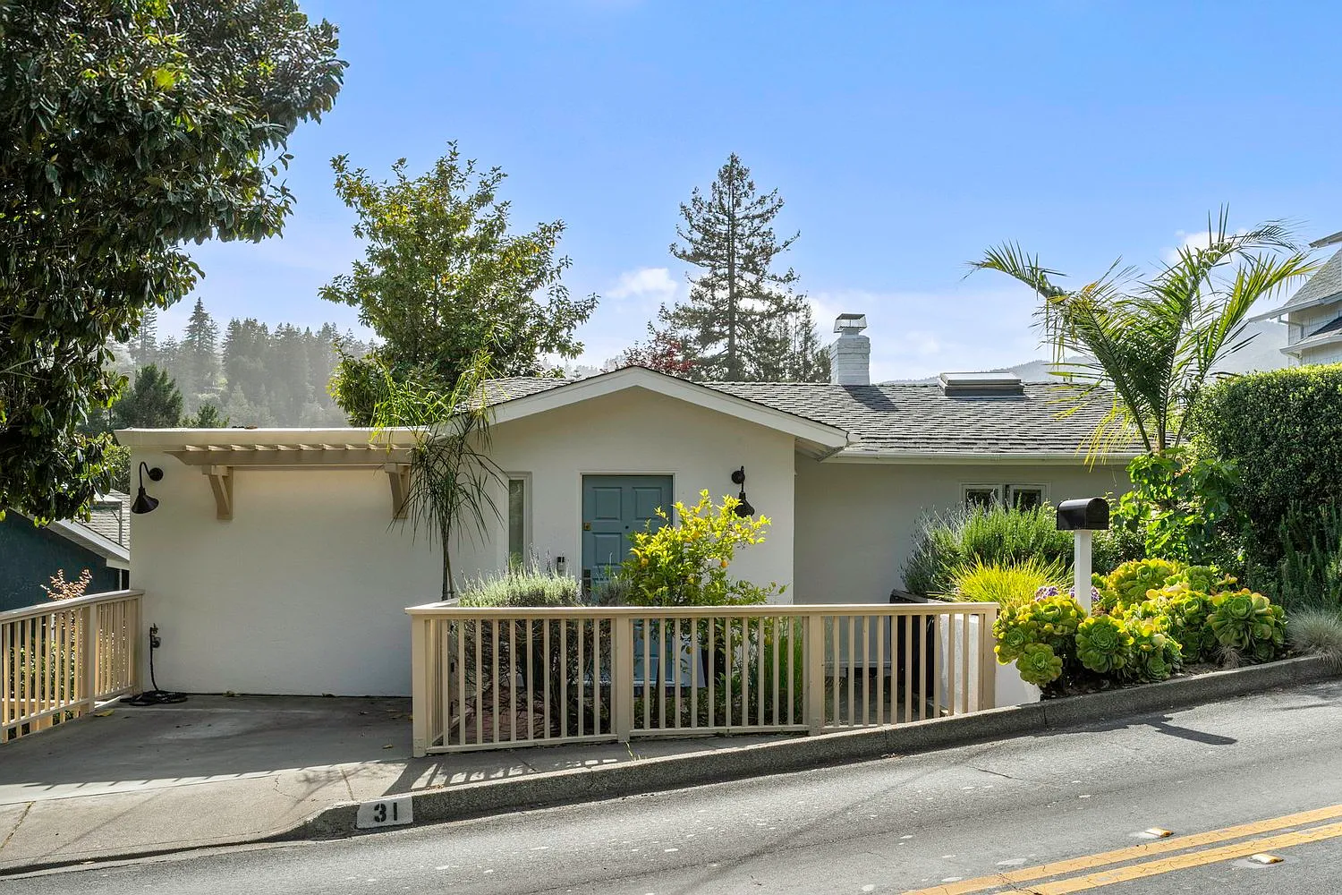 31 Carmelita Ave photo 1