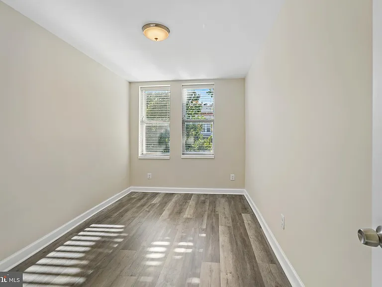 2509 Linden Ave #2 — Photo 18