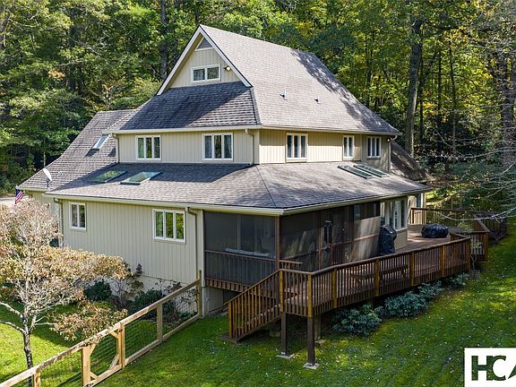 3rd image of 328 Webbmont Road