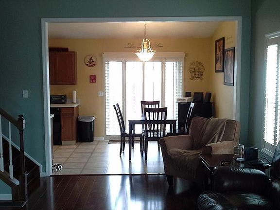 3rd image of 7050 Oak Tree Dr