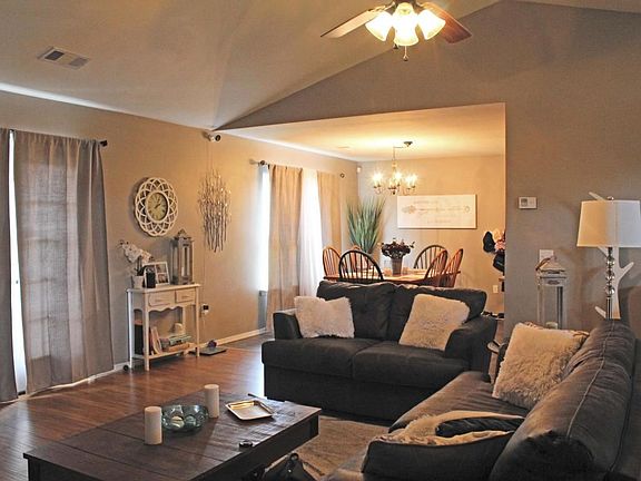 3rd image of 694 Stonegate Dr