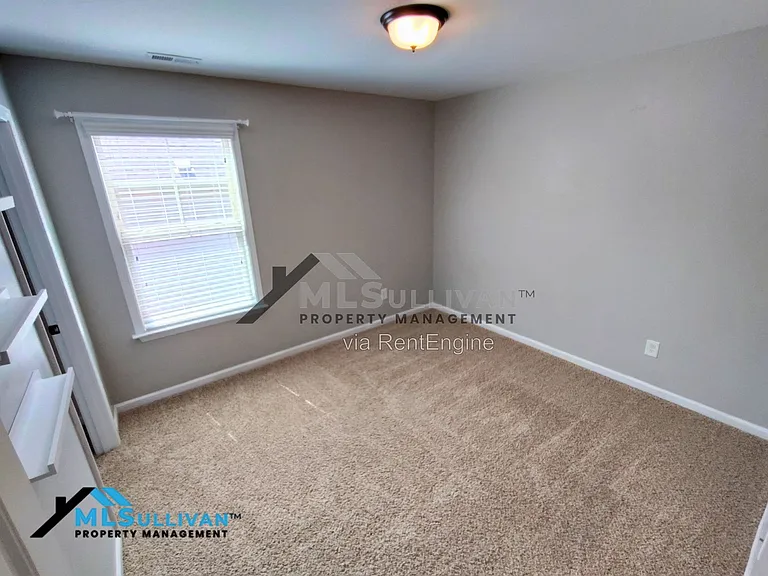 207 Maple Walk St — Photo 22