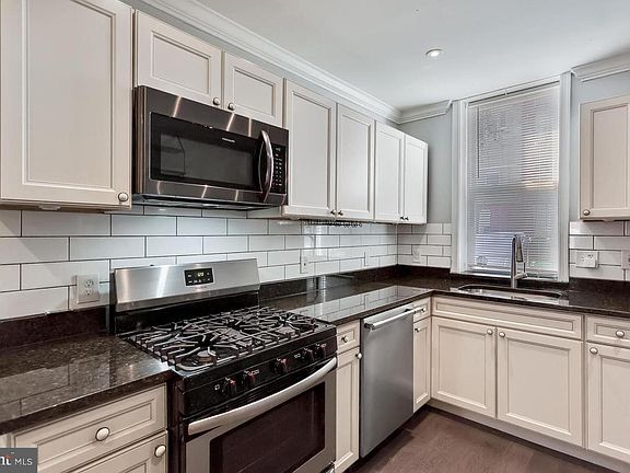 5th image of 1704 Latrobe St
