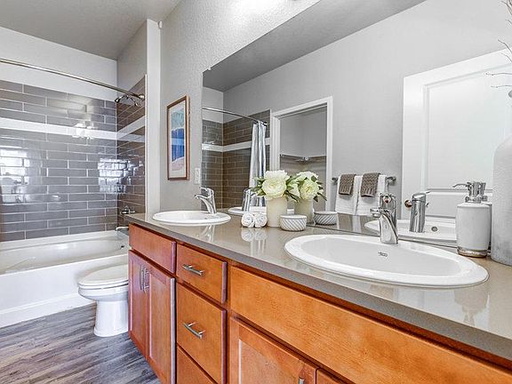 3rd image of 10125 W 72nd Ave #2B-2Ba-910Sqft