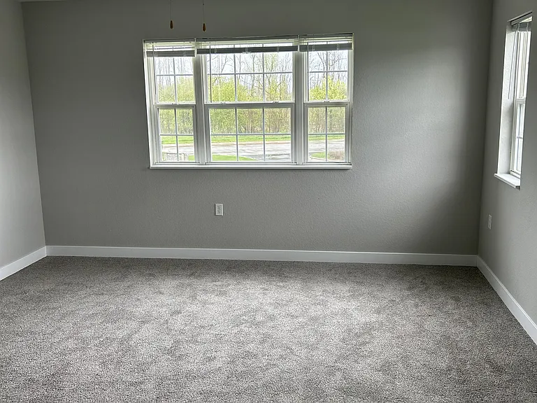 Falls Parc Apartments — Photo 11