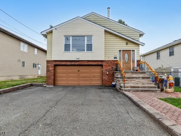 520 Outwater Ln, Garfield City, NJ 07026