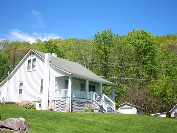 255 Cove St, Saltville, VA 24370