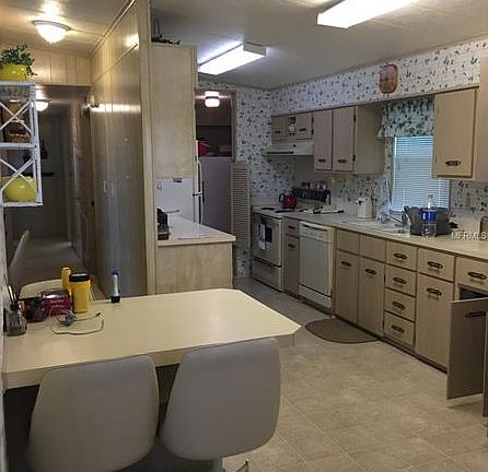 5th image of 122 Lake Hazel Dr