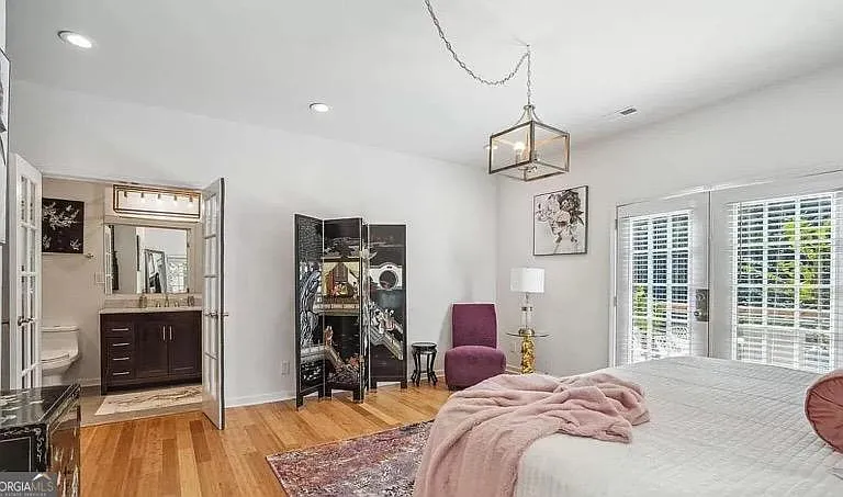 1118 Donnelly Ave SW — Photo 4