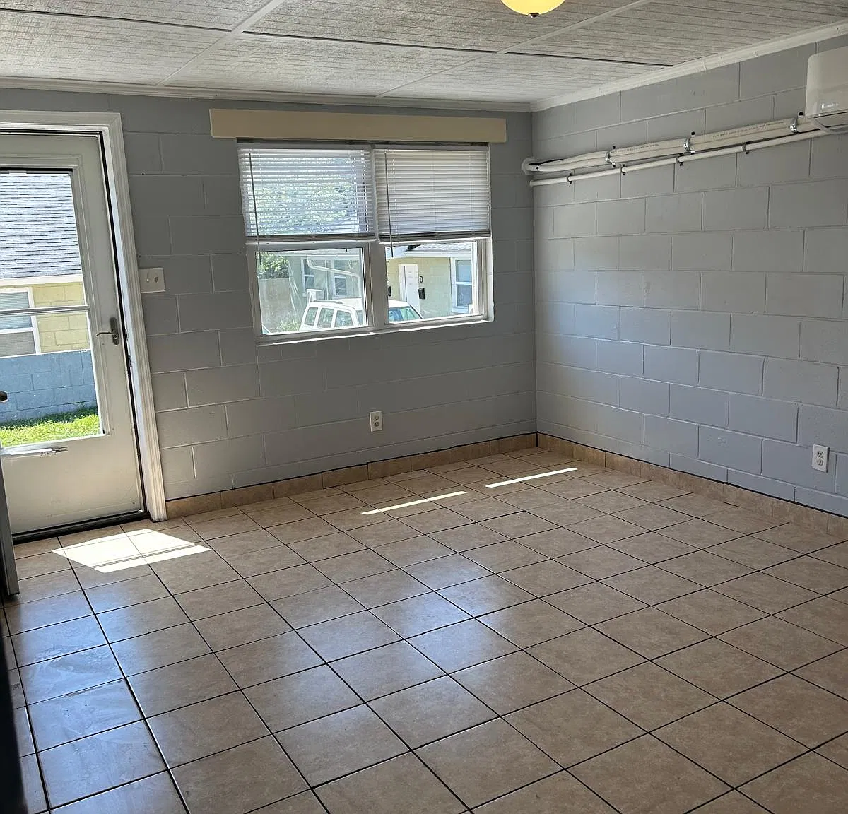 2 bed, 650 sqft, $1,100 — Photo 2