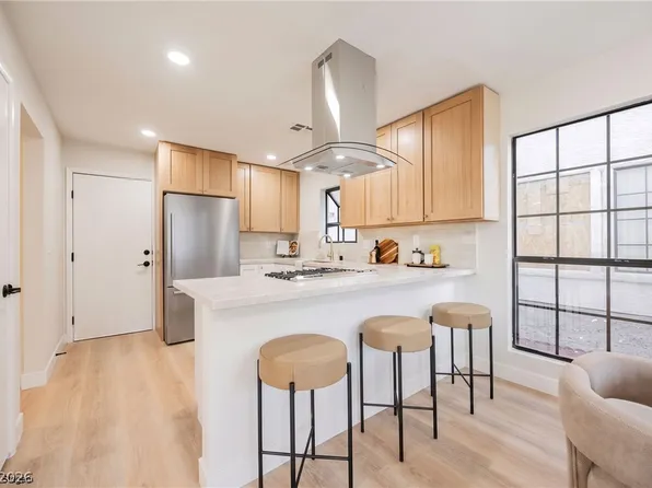 4877 Fiesta Lakes St, Las Vegas, NV 89130