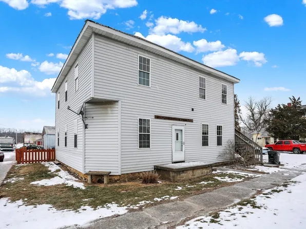 4 N Walnut St, Carthage, IN 46115