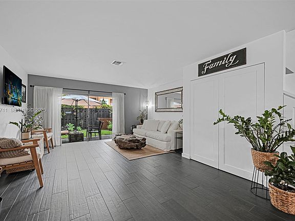 5th image of 450 SE 7th St APT 210