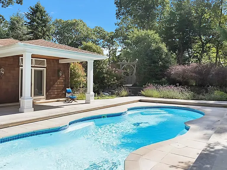 250 Pine Tree Ct — Photo 1