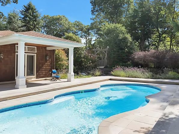 250 Pine Tree Ct