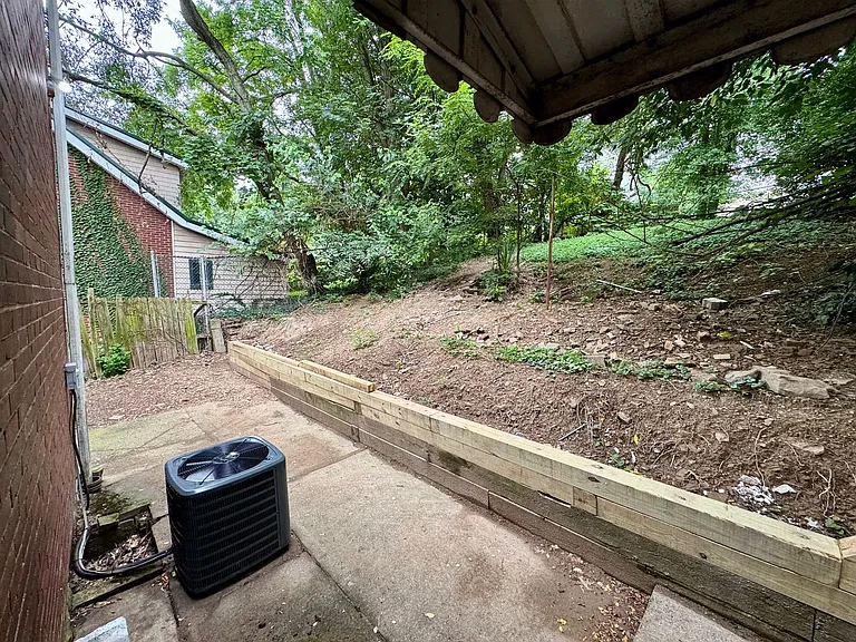 2432 Starkamp St — Photo 19