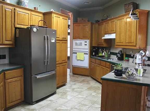 5th image of 5112 Waterford Dr