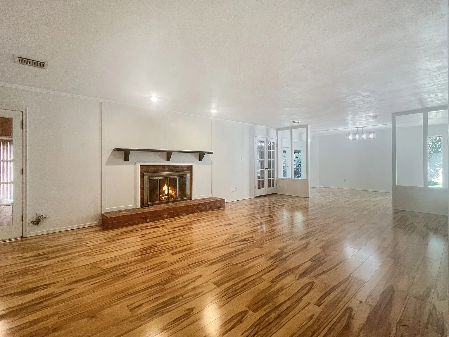 2604 Northeast Garden Lane - 1 — Photo 4