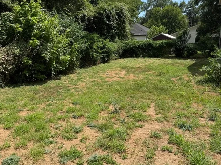 918 Preston St — Photo 18