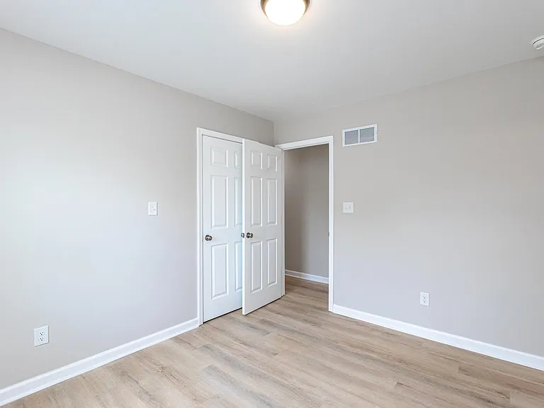 213 Brooks Rd — Photo 13
