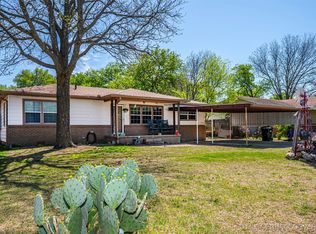1723 W McAlester Ave, Sulphur, OK 73086