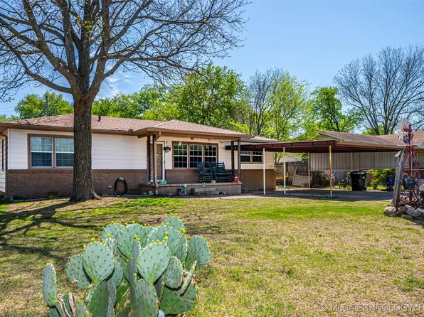 1723 W McAlester Ave, Sulphur, OK 73086