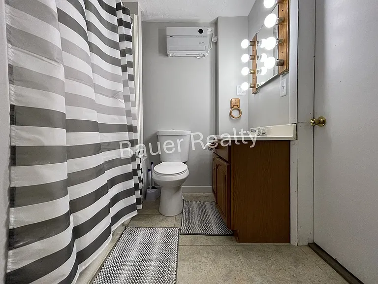 844 Lake Dr — Photo 9