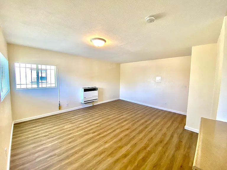 1530 Locust Ave #D — Photo 7