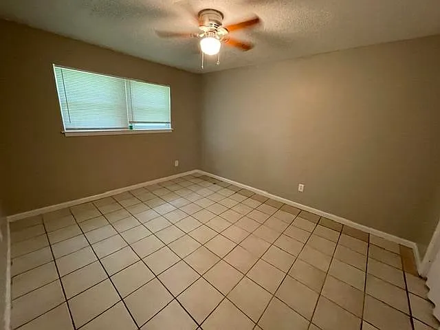 4455 Macon Rd #6 — Photo 6