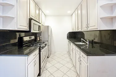 Rented by R New York