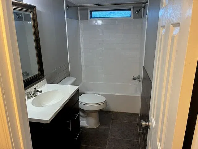 2 bed, 1008 sqft, $1,300 — Photo 2