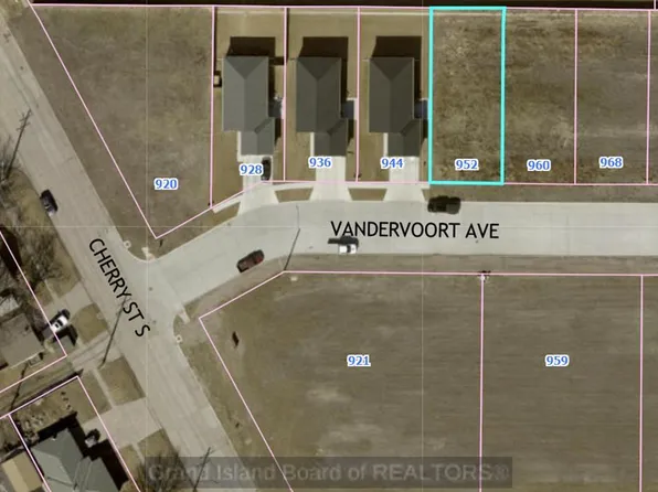 952 Vandervoort Ave, Grand Island, NE 68801