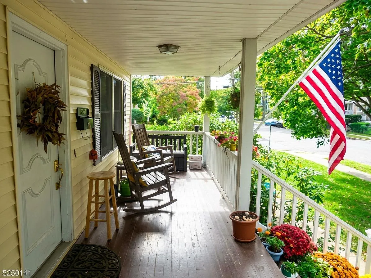 2 bed, 1.5 bath, 1200 sqft, $3,000 — Photo 2