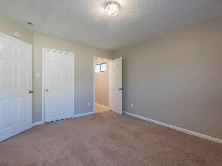 10233 Azalea Vlg — Photo 9