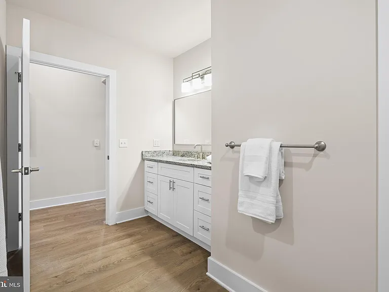 30 W Broad St #6 — Photo 22