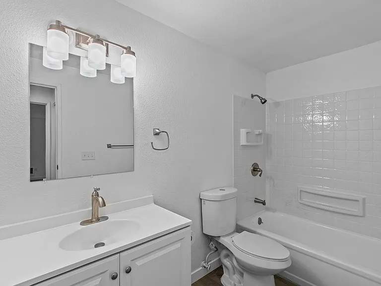 Brix Apartments — Photo 37
