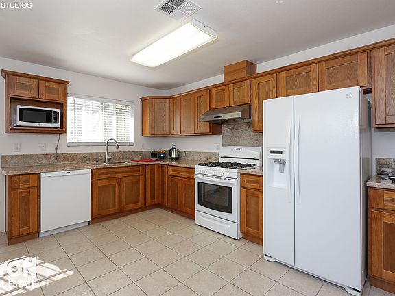 4th image of 4616 42nd St
