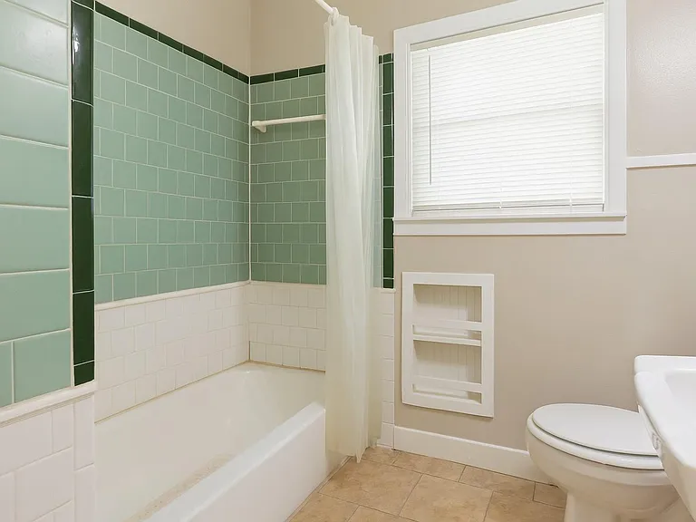 6113 Avenue Q 1/2 #2 — Photo 11