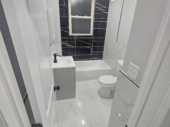 3rd image of 10 Schuyler Ave #2F