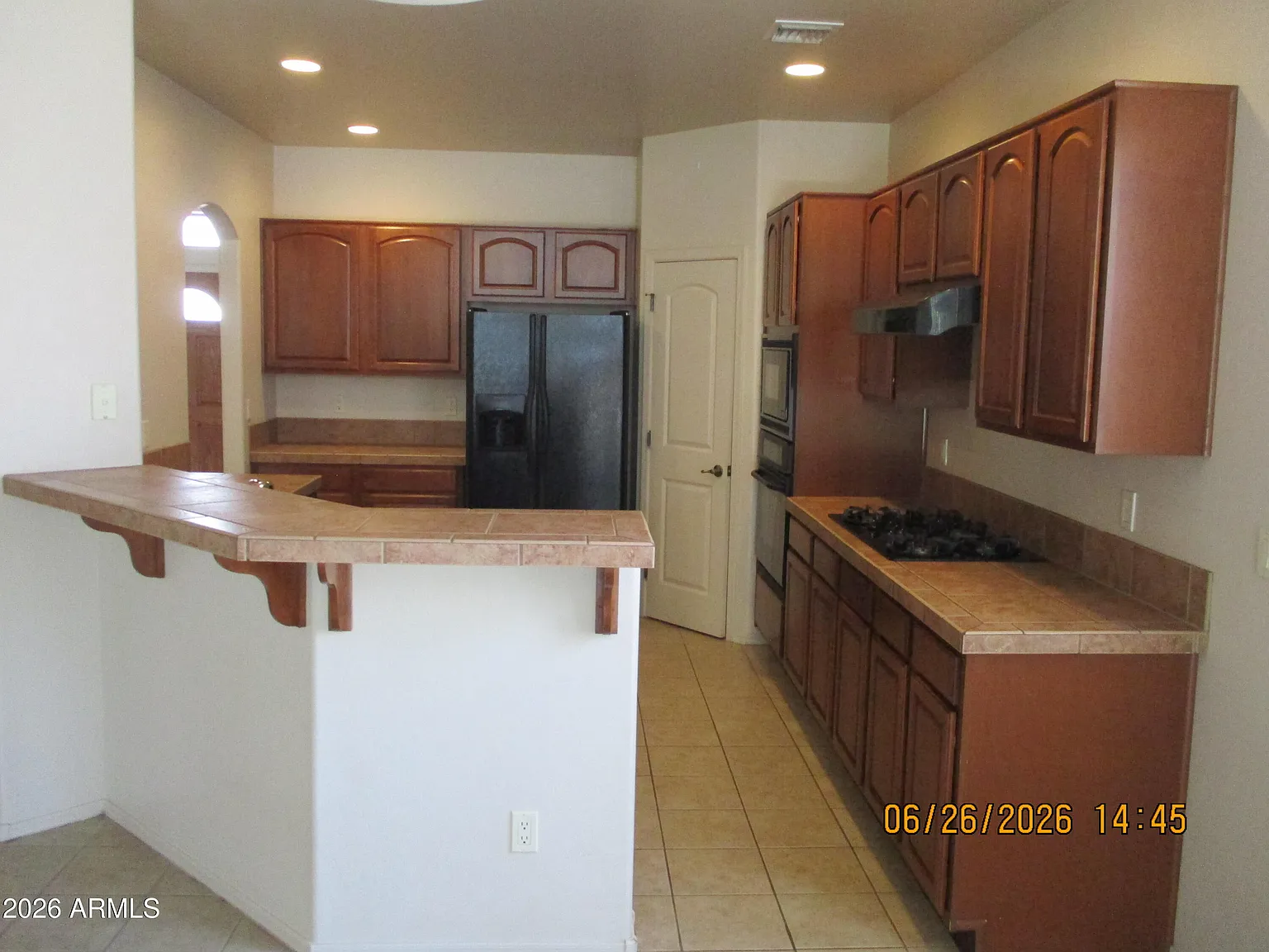 4 bed, 2.0 bath, 2456 sqft, $2,200 — Photo 4