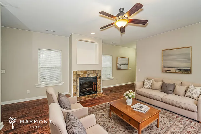 245 Hathaway Ln — Photo 5