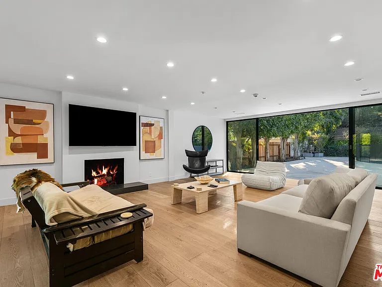 343 Veteran Ave — Photo 4