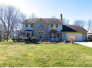 730 Willow Creek Dr, Amherst, OH