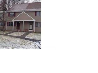 30 Meadow Ln, Windsor Locks, CT 06096